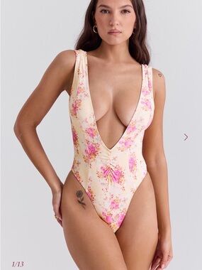 House of CB Martinique Floral Plunge One Piece Swimsuit SZ M Pink Peach